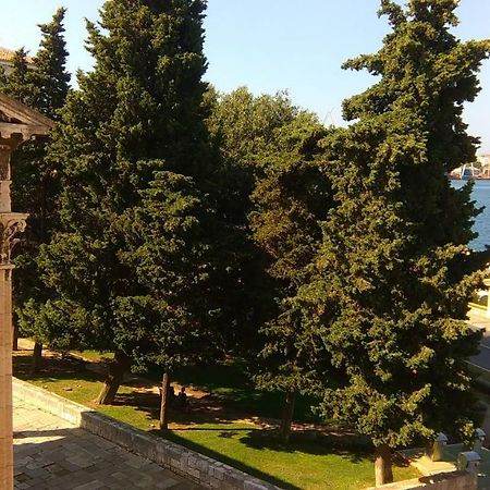 Central Augustus App بولا المظهر الخارجي الصورة